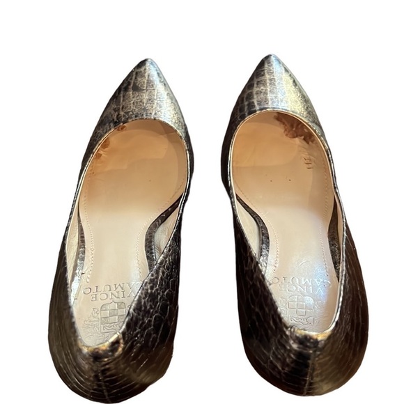 Vince Camuto Woman’s Snake Heels Size 8 1/2 - Picture 4 of 7